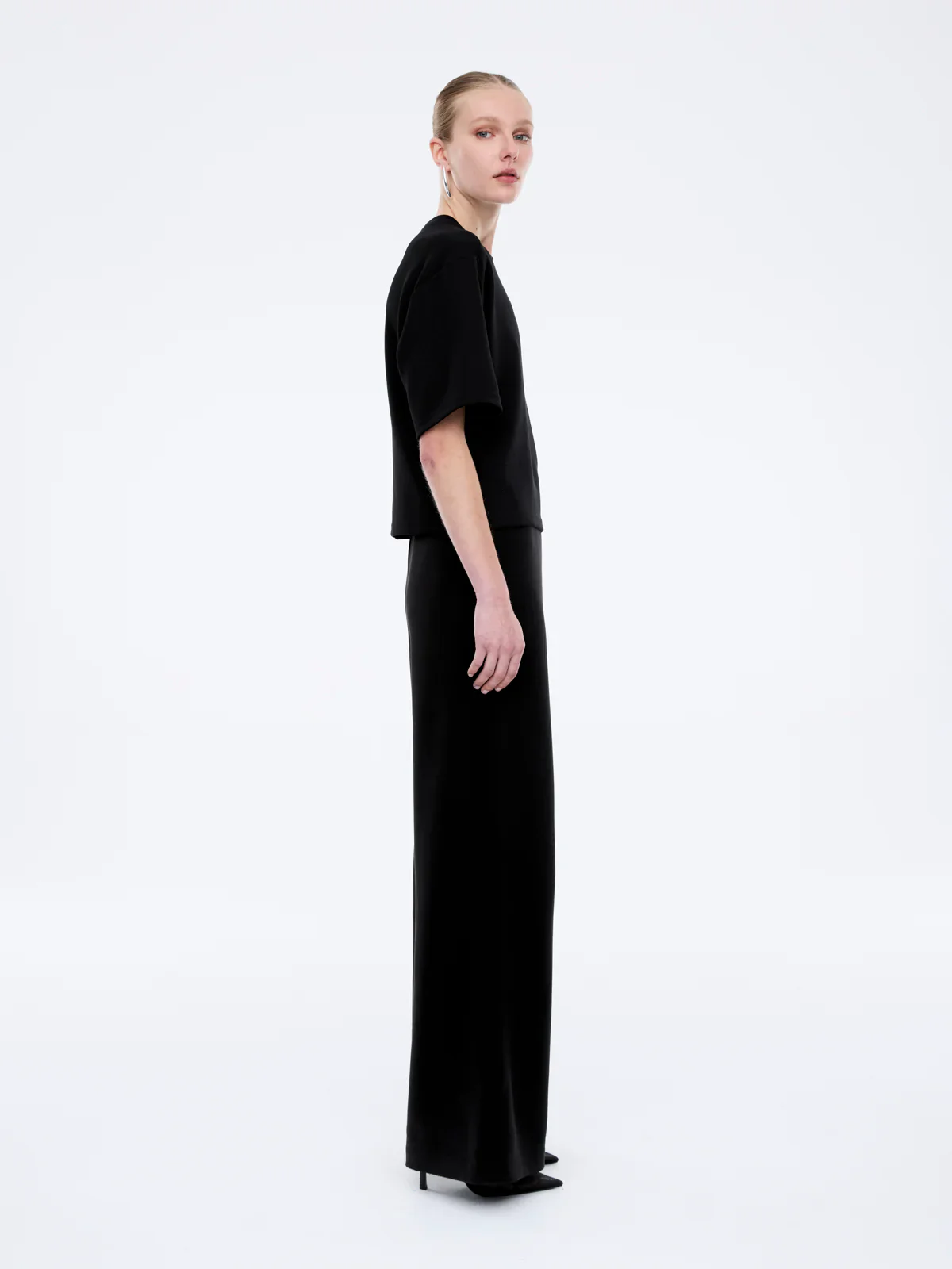 Alessa Relaxed Jersey Tee - Black - Image 4